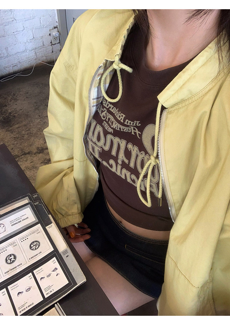 牙套大汪 【Уличный пикник】 Приталенная футболка с коротким рукавом и принтом букв