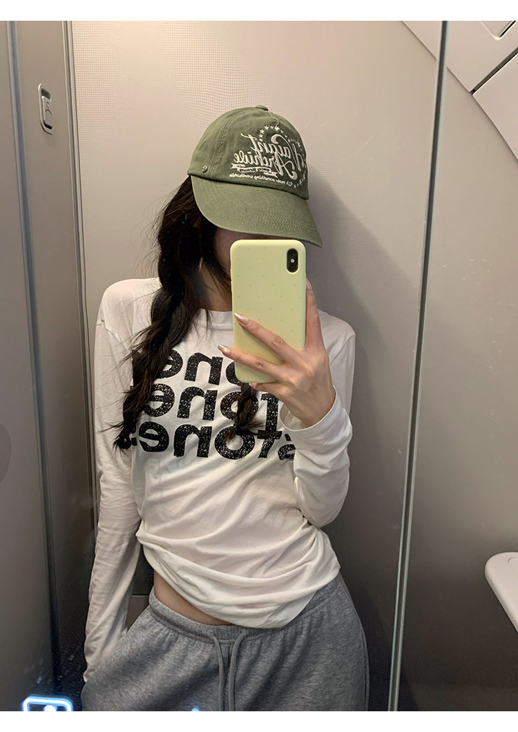 牙套大汪 【周末画报】 лонгслив с буквенным принтом в ленивом стиле, полупрозрачный трикотаж