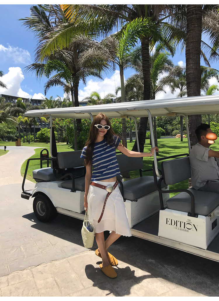 牙套大汪 【Синяя морская душа】 Женская футболка 2025 лето новая стильная простая прямоплечая короткий рукав