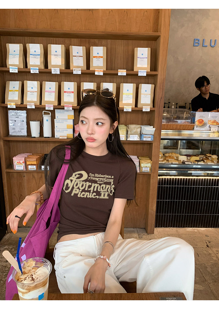 牙套大汪【Ленивые выходные】 Стройнящие белые джинсы прямого кроя с высокой талией и текстурой