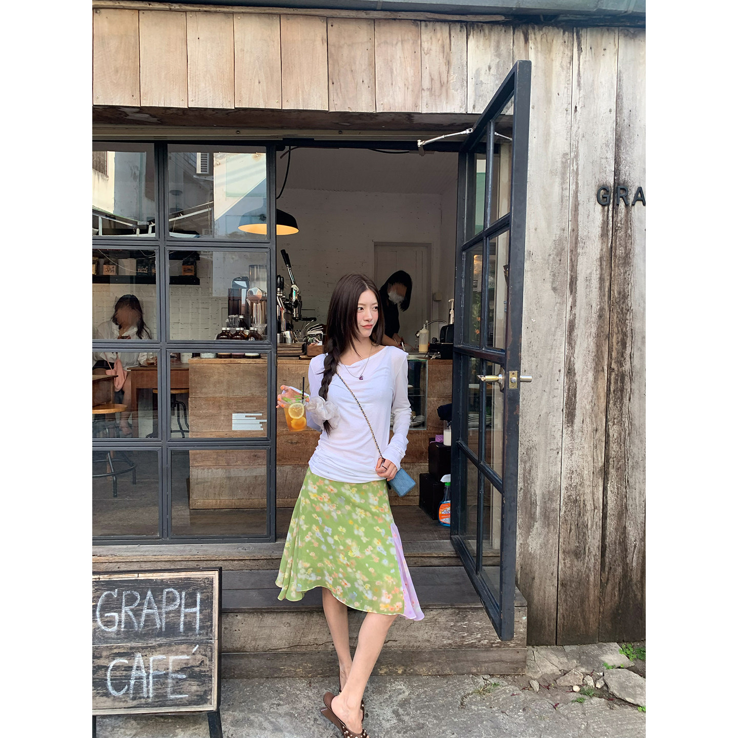 牙套大汪 [Зеленые цветы] Юбка-миди с цветочным принтом в стиле масляной живописи с контрастными цветами