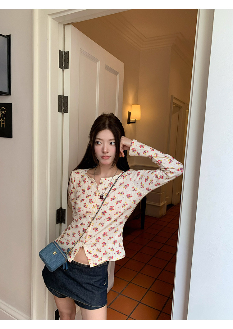 牙套大汪【春日野莓】ажурная кардиган с фактурной поверхностью, круглым вырезом и цветочным принтом на пуговицах