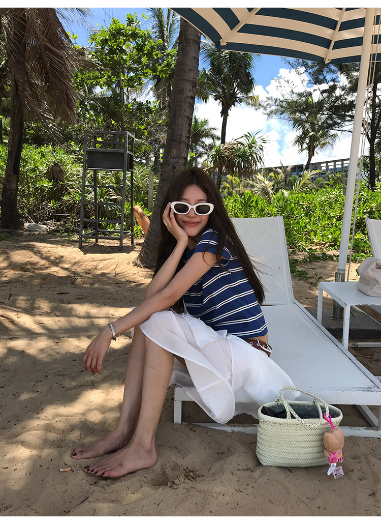 牙套大汪 【Синяя морская душа】 Женская футболка 2025 лето новая стильная простая прямоплечая короткий рукав