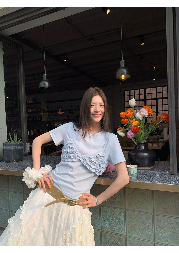 牙套大汪 Комплект из двух цветов: топ с рюшами и футболка с круглым вырезом