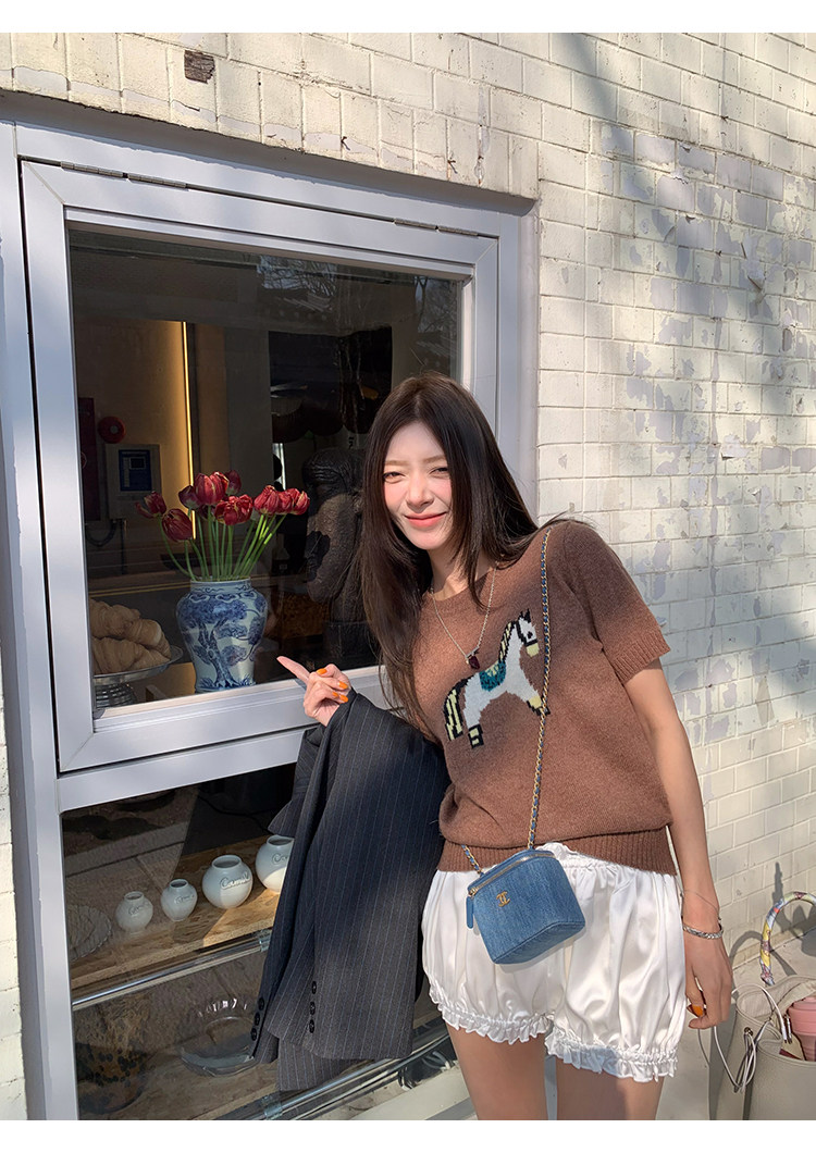 牙套大汪 【Мадридское детство】 Отличный состав! Двухцветный вязаный джемпер с короткими рукавами и жаккардовым узором пони