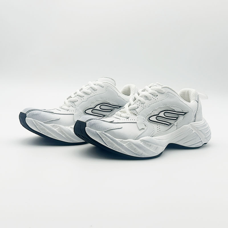 Paris [Monday] 25 New Casual Lightweight Eye-Catching Stitched Skeleton Texture Sole Couple Sports Shoes