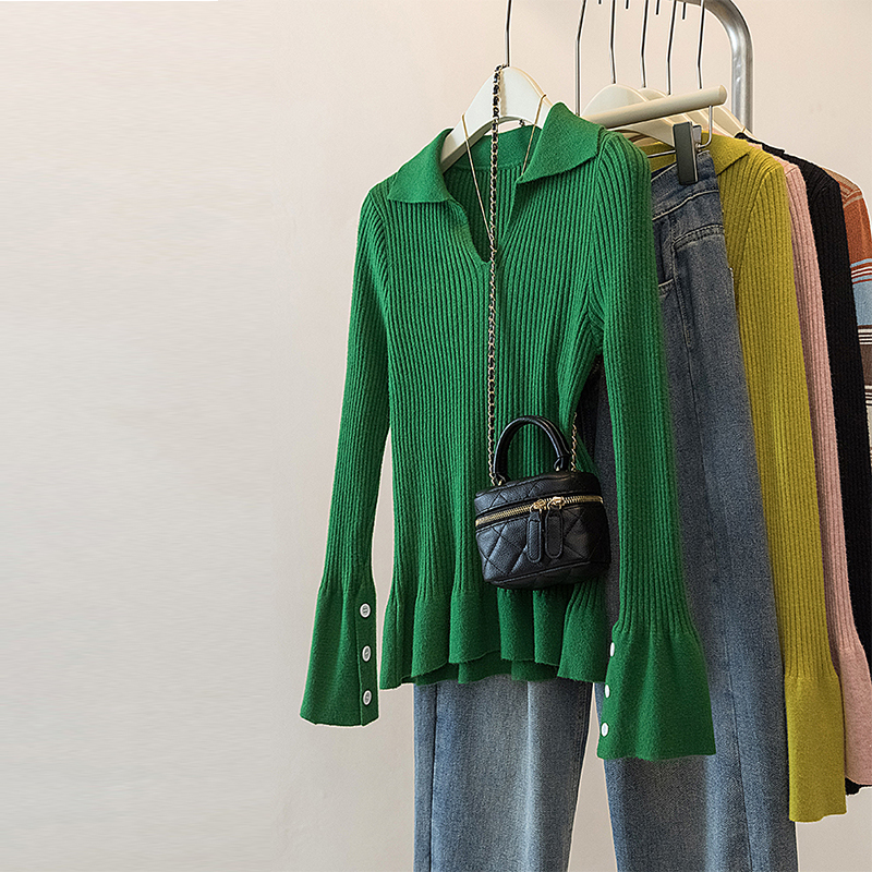 Green V-Neck Knitted Sweater for Women, Autumn and Winter Design, Polo Collar Base Shirt, Flared Long-Sleeve Top for Spring and Autumn