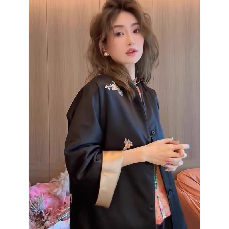 2026 Spring and Autumn New Style New Chinese Style Retro Embroidery Loose Slimming Versatile Satin Short Jacket Top for Women 2026 Spring and Autumn New Style New Chinese Style Retro Embroidery Loose Slimming Versatile Satin Short Jacket Top for Women