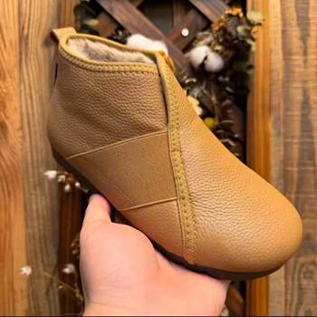 Flat-Soled Short Boots, Versatile and Lightweight Women's Cotton Boots, Snow Boots for Women, 2025 Winter New Style, Leather Surface with Added Fleece for Warmth, Slip-On