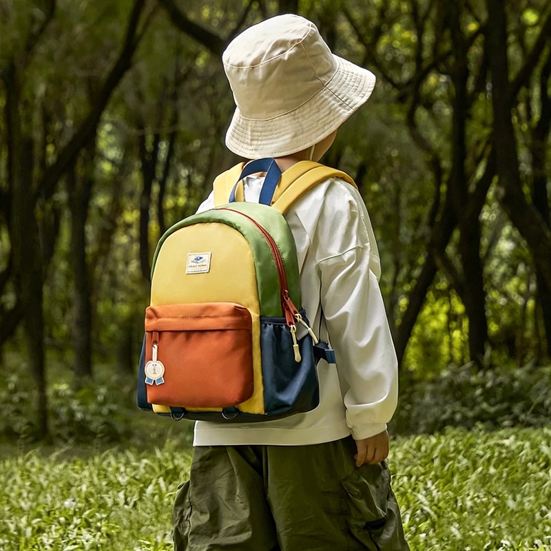 Japan's 2026 New Model of Children's Cute and Waterproof School Bag, Spine-Protecting and Burden-Reducing, Lightweight Kindergarten Backpack with Contrasting Colors