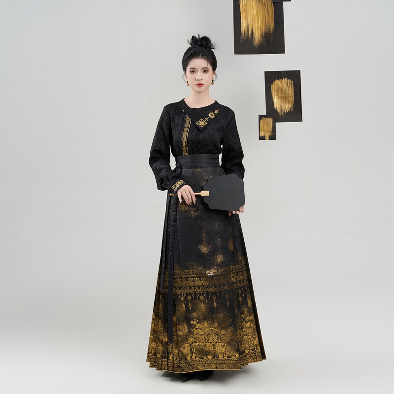 Original Ming-Style Hanfu by Xixiang Shengping Weaving Company, Modernized Round-Neck Robe with Chinese Elements, Gold-Woven Top Mamian Skirt