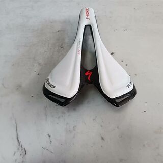 自行车坐垫  碳纤E维坐垫 公路车坐垫