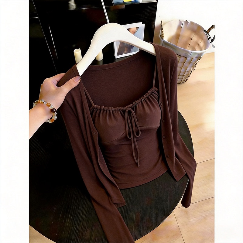 2026 New Stylish Women's Autumn and Winter Retro Chic Thin Long-Sleeve Sun-Protective Cardigan and Camisole Set