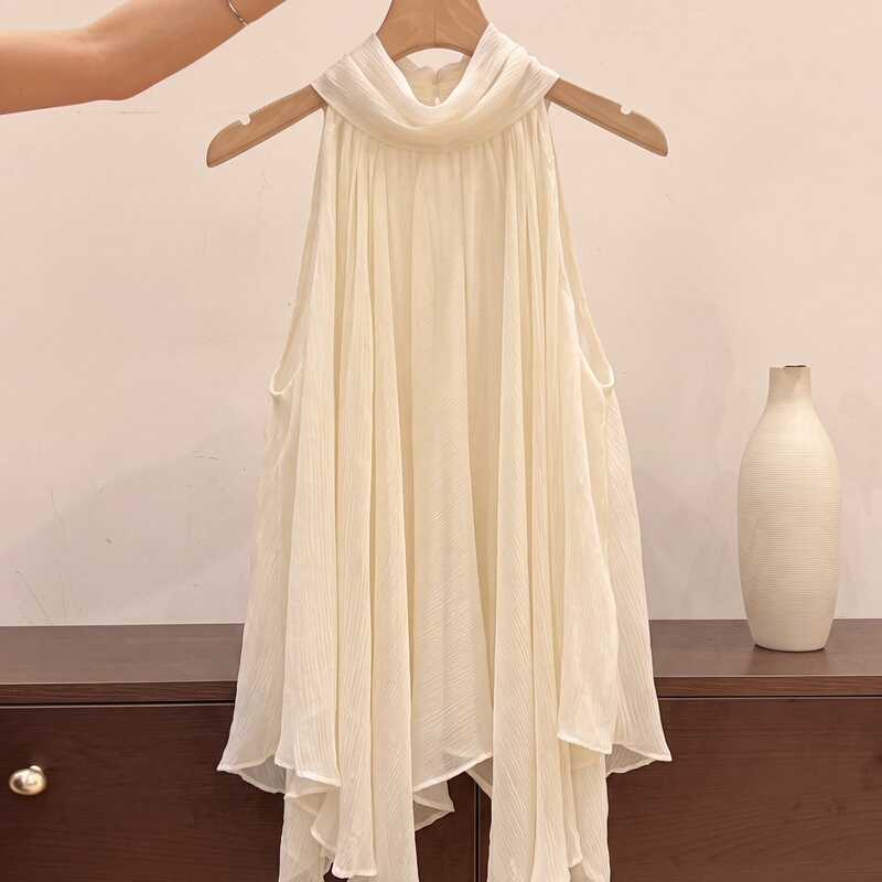 Korean-Style Girly Halter Neck Sleeveless Shirt Vest with a Stylish Vibe, Off-Shoulder Top with Ribbons for Petite Figures Korean-Style Girly Halter Neck Sleeveless Shirt Vest with a Stylish Vibe, Off-Shoulder Top with Ribbons for Petite Figures
