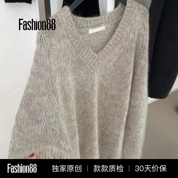 Korean-Style High-End Gray V-Neck Soft Knit Sweater for Women, New Autumn and Winter Style, Lazy Style, Loose Fit, Versatile Casual Sweater