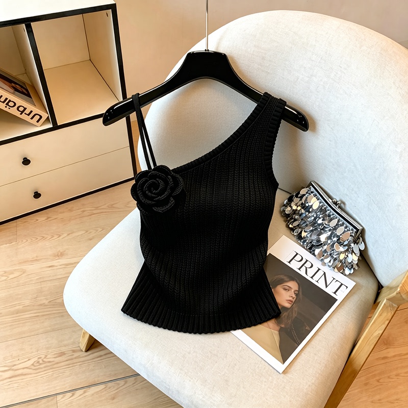 2026 Summer New Black Asymmetrical Shoulder Knit Vest Top for Women, Unique and Super Stylish with a Flattering Waist 2026 Summer New Black Asymmetrical Shoulder Knit Vest Top for Women, Unique and Super Stylish with a Flattering Waist