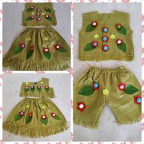 Fashion show parent-child clothing catwalk environmentally friendly clothing childrens fashion show kindergarten plastic fashion show handmade family