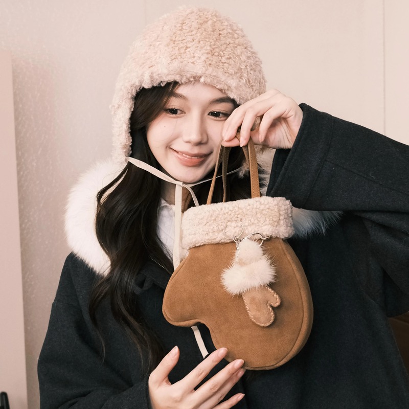 Autumn and Winter 2026 New Fashion Lamb Wool Plush Gloves Bag Retro Frosted Suede Handbag Crossbody Bag