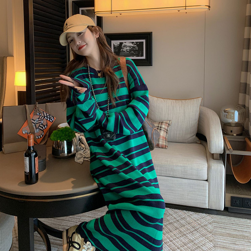 Plus Size 150kg Autumn Striped Long-Sleeve Long Dress, Loose Fit, Covers the Belly, Hides Fat, Looks Slimming, Over-The-Knee Sweatshirt Dress