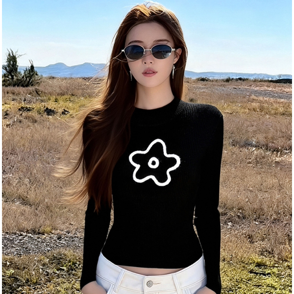 Korean-Style Black Floral Embroidery Long-Sleeve Knit Sweater for Women, Autumn and Winter Design Sweater, Base Layer Top
