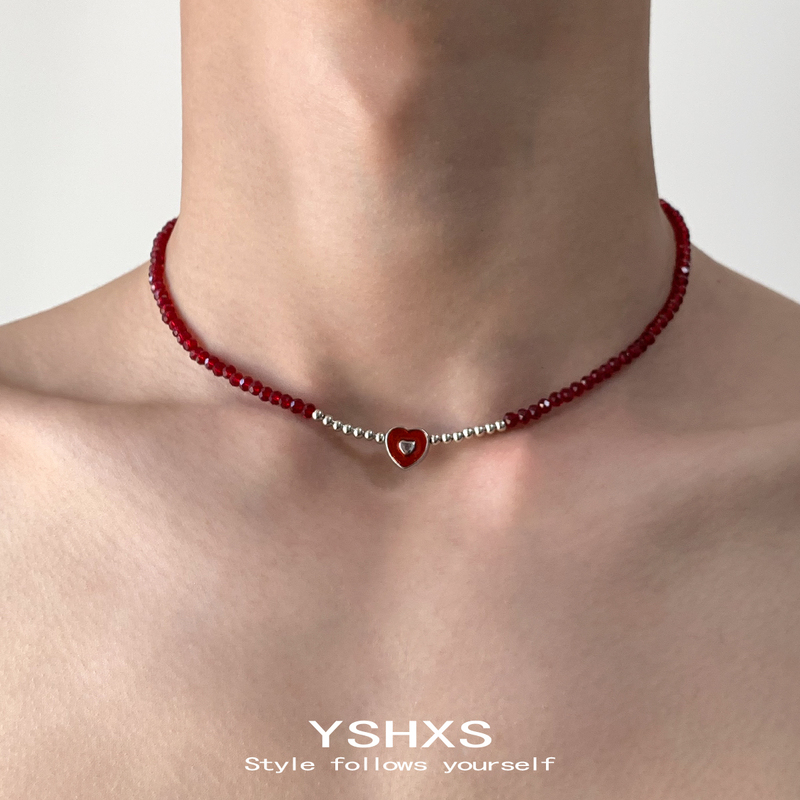 Heart-Shaped Metal Beaded Necklace with Red Crystal, Niche Design, Heart-Shaped Beaded Collarbone Chain, Elegant Neck Chain