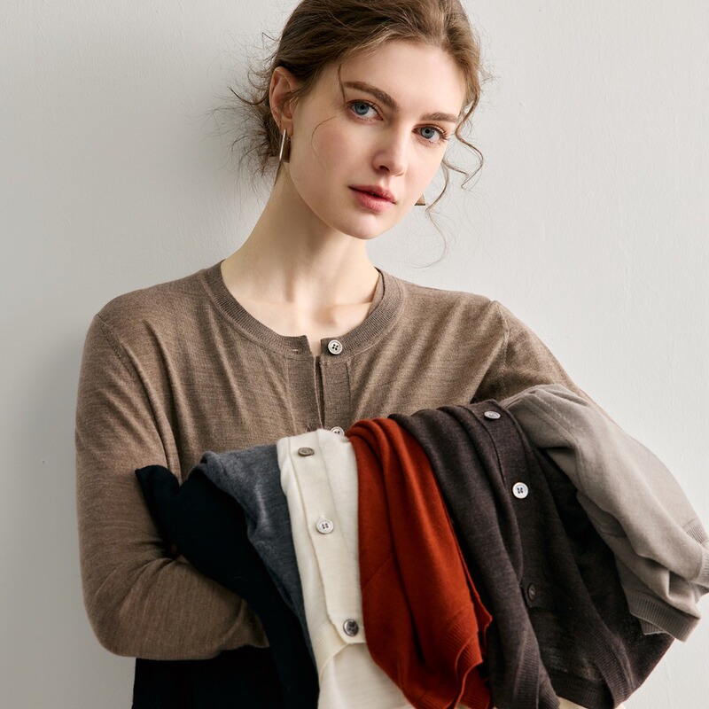 The King's Gift Golden Wool Round Neck Cardigan 100% Wool The King's Gift Golden Wool Round Neck Cardigan 100% Wool