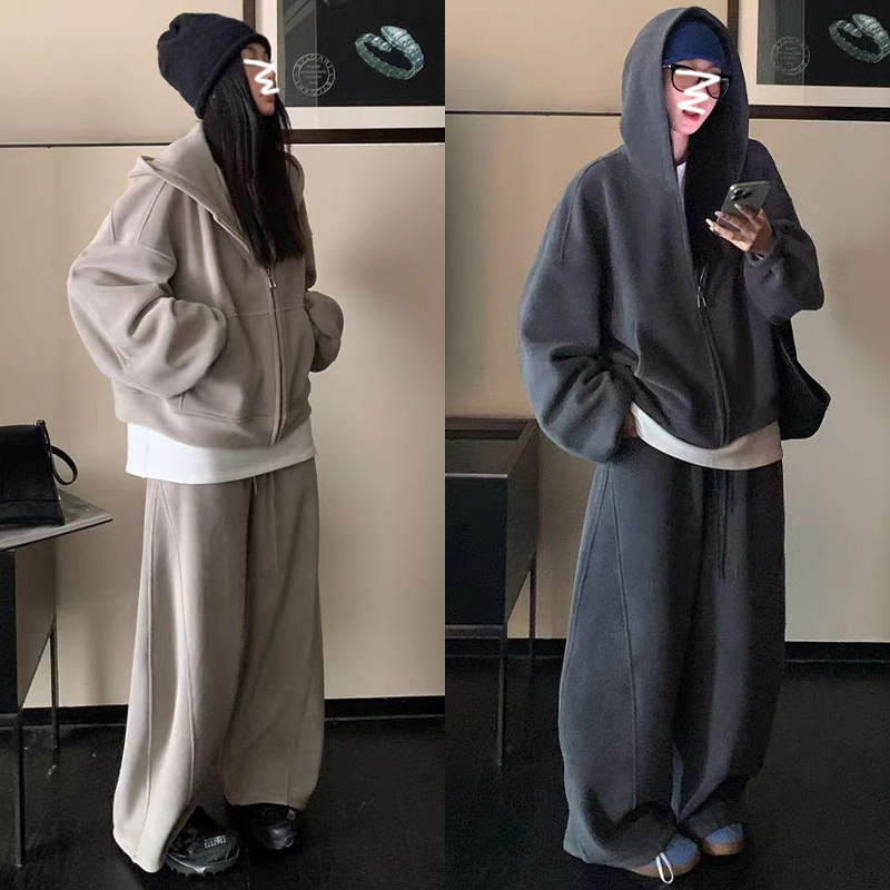 Double-Sided Ollie Velvet Ultra-Thick Sweatshirt Set for Women in Autumn and Winter, Lazy Style, Loose Wide-Leg Pants, Casual Sports Two-Piece Set Double-Sided Ollie Velvet Ultra-Thick Sweatshirt Set for Women in Autumn and Winter, Lazy Style, Loose Wide-Leg Pants, Casual Sports Two-Piece Set