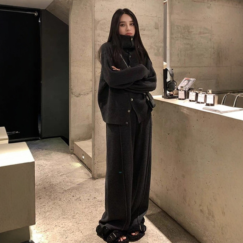 Korean-Style Relaxed Casual Suit for Women in Autumn and Winter, Drapey, Skin-Friendly Knitted Turtleneck Cardigan and Wide-Leg Pants Two-Piece Set