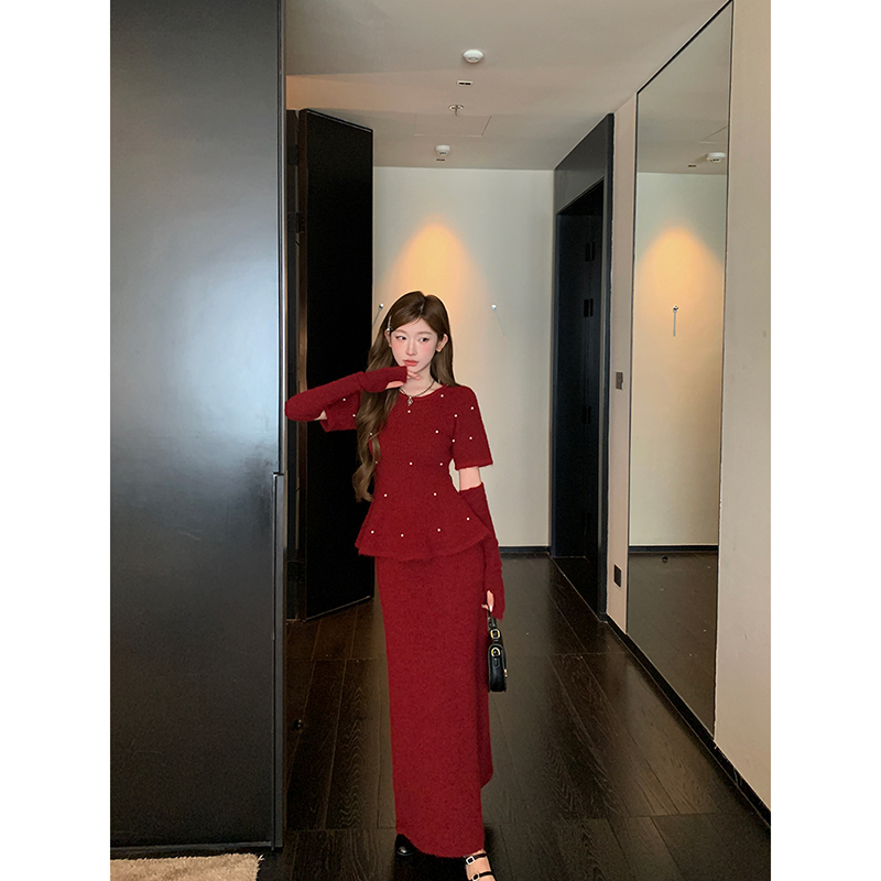 Chen Dayu's Christmas and New Year Red Sweater Suit Dress for Women, Autumn and Winter Outfit, a Complete Set of High-End Knitted Two-Piece Set Chen Dayu's Christmas and New Year Red Sweater Suit Dress for Women, Autumn and Winter Outfit, a Complete Set of High-End Knitted Two-Piece Set