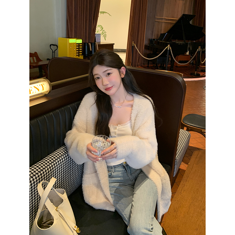 Chen Dayu Soft and Lazy Mink Velvet Sweater Coat for Women, Autumn and Winter, Loose, Thickened, Gentle, Fluffy Knit Cardigan