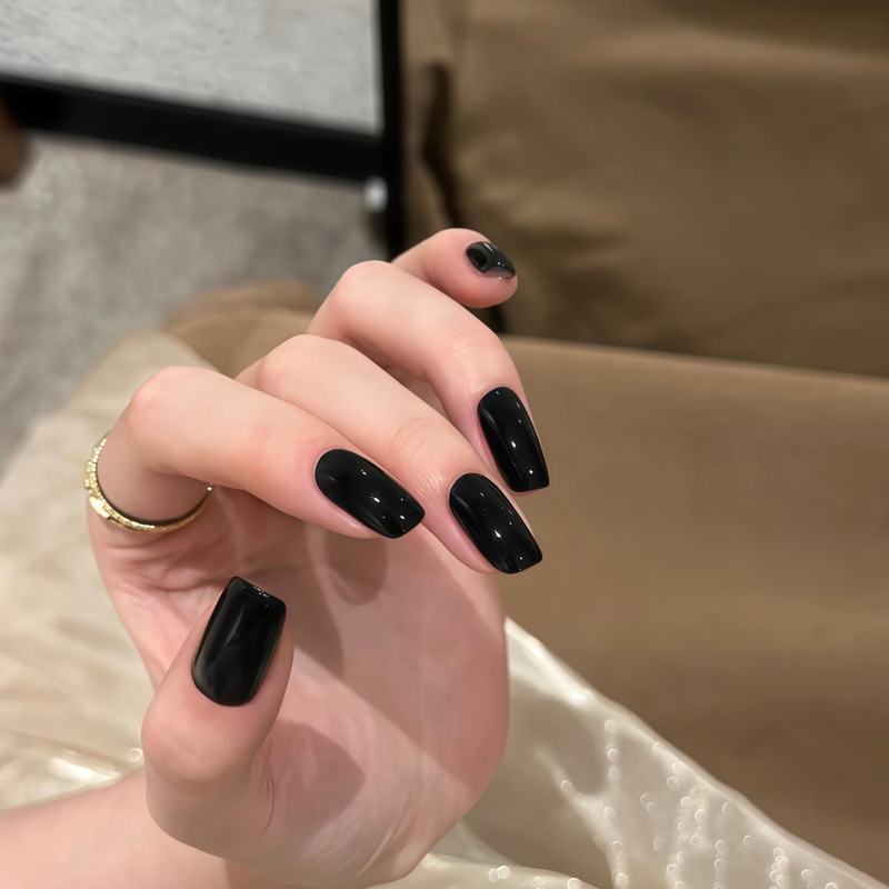 Solid Color Handmade Wearable Nails, Black Medium-Length Style, High-End Simple Design, Brightening Effect, Student-Friendly Finished Product, Sweet and Cool Style Nail Stickers