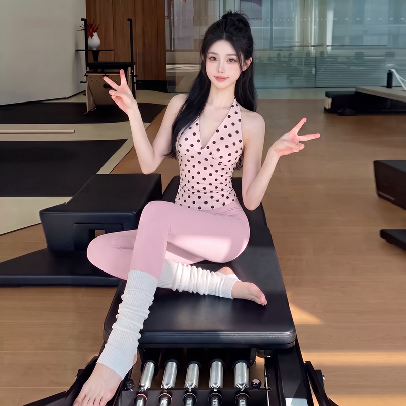 Unique and Beautiful Yoga Clothing Set for Women 2026 New Pilates Training Clothes Yoga Top Halter Neck Sports Vest