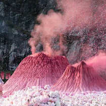Internet celebrity volcano pink volcano romantic pink volcano pink smoke oil pink smoke Internet celebrity check in