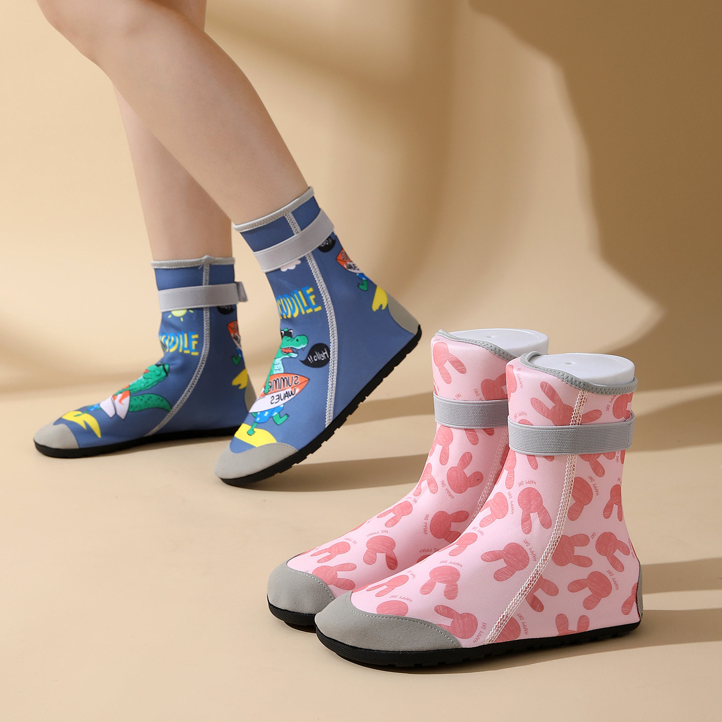 ハイカットの子供用ビーチシューズ、大人用滑り止め・耐切創ダイビングシューズ、シュノーケリングシューズ、水泳・水遊び用シューズ、ベビー用ビーチソックス