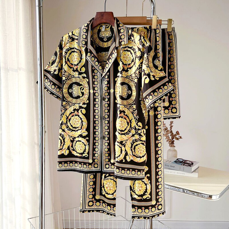 Suitable for Versace Men's Pajamas, Ice Silk 2025 Summer New Style, High-End Trendy Brand Printed Men's Short-Sleeve Short Set