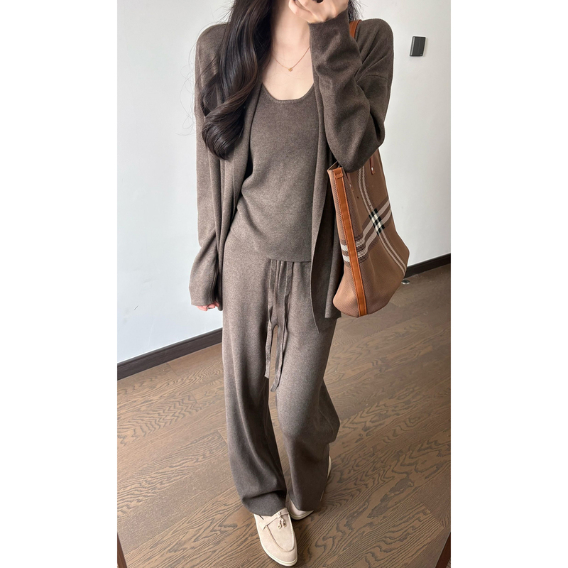 Fashionable Women's Suit Dress 2026 Autumn Stylish Trendy Women's Clothing Slimming Knit Outerwear Vest and Skirt Three-Piece Set