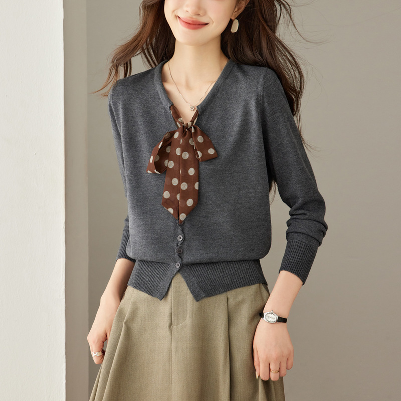 Shengyuzhu 2026 Autumn French Polka Dot Ribbon Knitted Cardigan for Women, Spring and Autumn V-Neck Short Sweater, Beautiful Outerwear