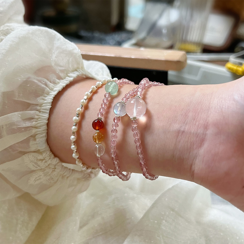 [Peach Blossom Drunkenness] Natural Strawberry Crystal Three-Circle Bracelet for Girlfriend and Wife, Peach Blossom Wealth-Attracting Crystal Bracelet for Women