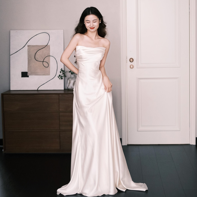 French-Style Strapless Light Wedding Dress, Simple Satin with a High-End Feel, Fairy-Like Trailing White Gown
