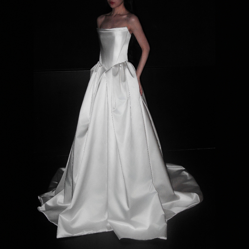French-Style Strapless Light Wedding Dress, Vintage Simple High-End Forest-Style Bridal Gown, White Small Train Satin Dress French-Style Strapless Light Wedding Dress, Vintage Simple High-End Forest-Style Bridal Gown, White Small Train Satin Dress