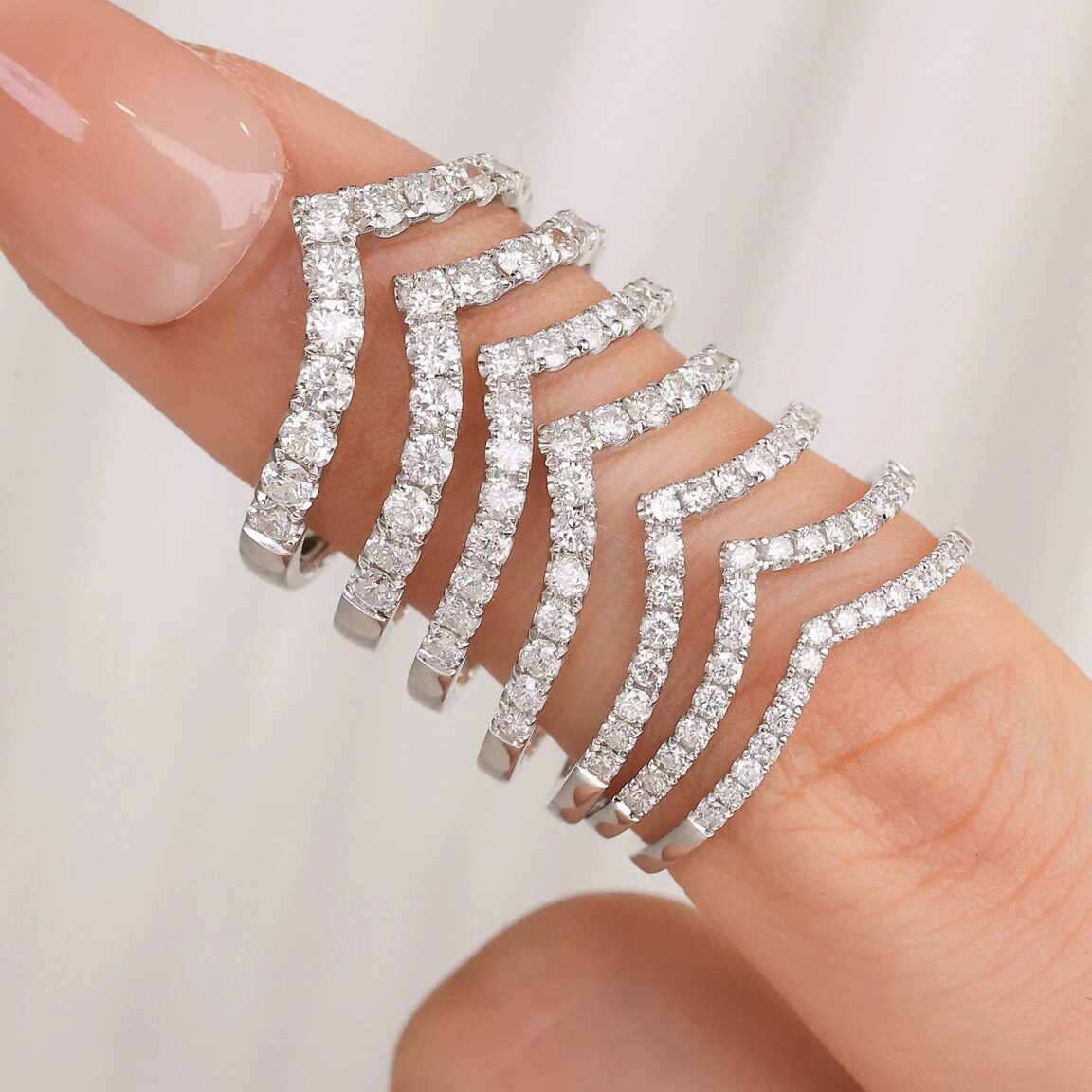 阿里巴巴港股VS美股：到底谁才是投资界的“股神”?-阿里巴巴-淘宝百科网