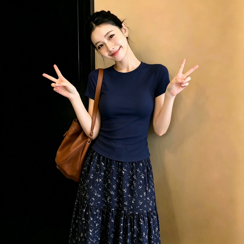 Korean Chic and Unique Outfit, Pure Cotton Round Neck Short-Sleeved T-Shirt for Women, Summer Navy Blue, Regular Shoulder Short Waist-Cinching Top Korean Chic and Unique Outfit, Pure Cotton Round Neck Short-Sleeved T-Shirt for Women, Summer Navy Blue, Regular Shoulder Short Waist-Cinching Top