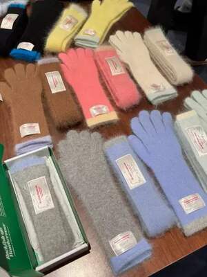 Jennie's new rockfish candy solid color knitted five-finger warm long gloves in stock for winter 24