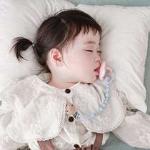 Indifferent baby teether prevents the chain from falling off. Silicone pacifier chain prevents the baby from chewing the chain and prevents the chain from falling off. Childrens bear prevents the chain from falling off.