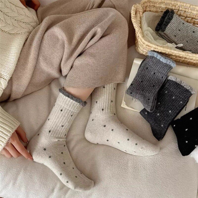 Retro Maillard Style Socks for Women, Mid-Calf, Trendy, Soft and Comfortable, Brown Classic Striped Versatile Socks for All Seasons