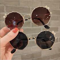 Sunglasses are trendy fashionable and versatile childrens metal glasses new cute bow childrens glasses