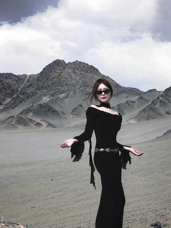 Qinghai Tourism Gansu Northwest Grand Loop Route Outfit: Sichuan Western Wasteland Style Ruffled Long Sleeve Off-Shoulder Long Dress
