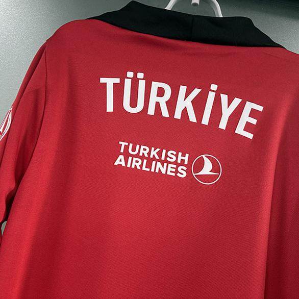2024 Türkiye national team training uniform long-sleeved half-pull thumb buckle pre-match football uniform red training uniform team
