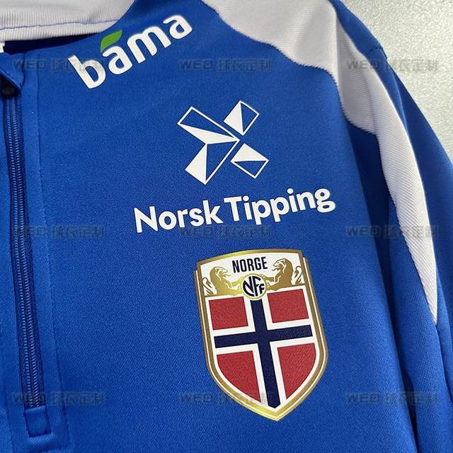 2024 Norway national team training uniform long-sleeved half-pull thumb buckle team football uniform pre-match training equipment for men