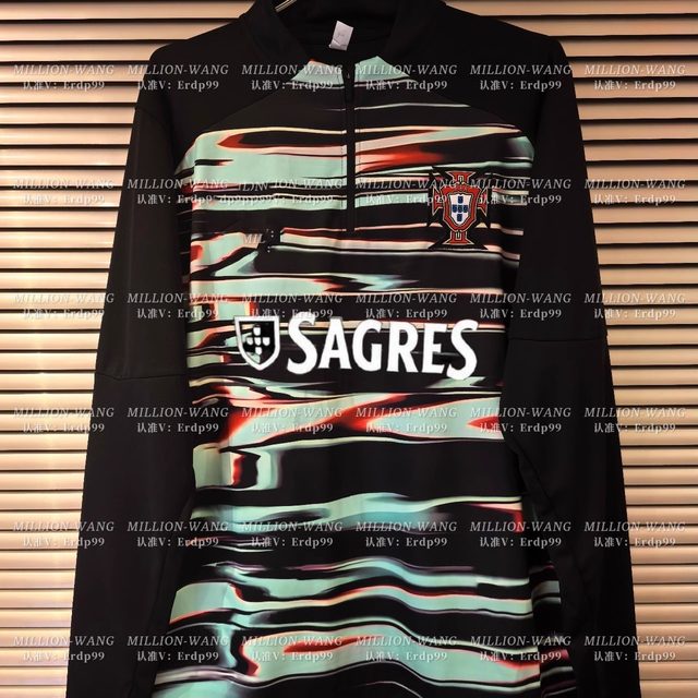 2025 Portugal national team training uniform long-sleeved half-pull thumb buckle pre-match football uniform training uniform team Ronaldo